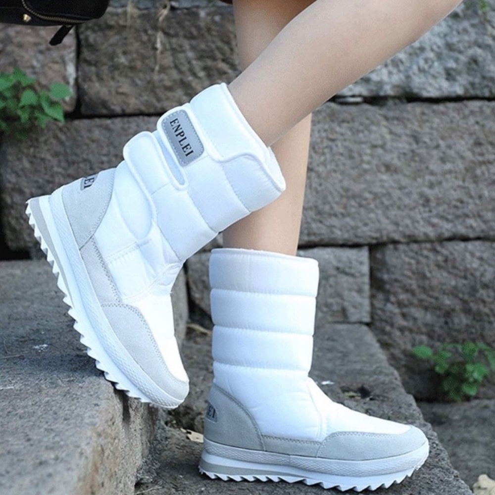 🌟✨💫HOST PICK! ❄️NEW BOOTS! ⛄️Fur Lined/Easy Velcro Entry WARM Winter Boots ❄️